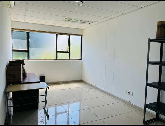 146M² OFFICE FOR SALE IN FOURWAYS GARDENS